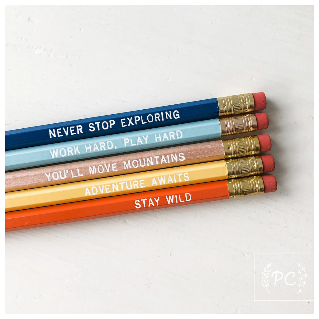 Crayons de bois à message wild child aventure